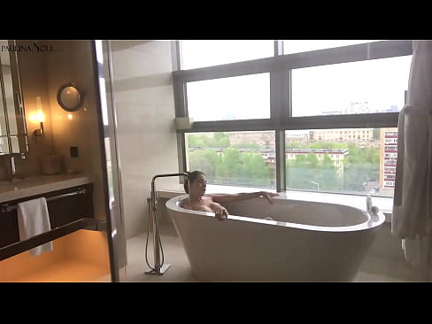 ❤️ Tremenda nena masturbando apasionadamente su coño en el baño ❤❌ Video de porno en es.porngifer.ru ❌️