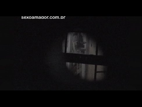 ❤️ Rubia es grabada en secreto por un voyeur del barrio escondido detrás de unos ladrillos huecos ❤❌ Video de porno en es.porngifer.ru ❌️