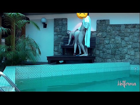 ❤️ El jefe invita a la criada a la piscina, pero no pudo resistirse a una caliente ❤❌ Video de porno en es.porngifer.ru ❌️