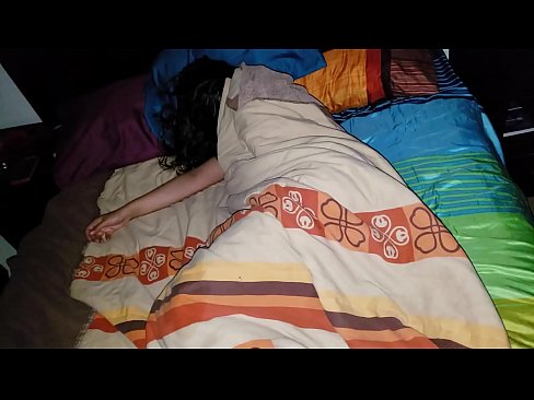 ❤️ Hijastro regañando a su joven madrastra mientras duerme ❤❌ Video de porno en es.porngifer.ru ❌️